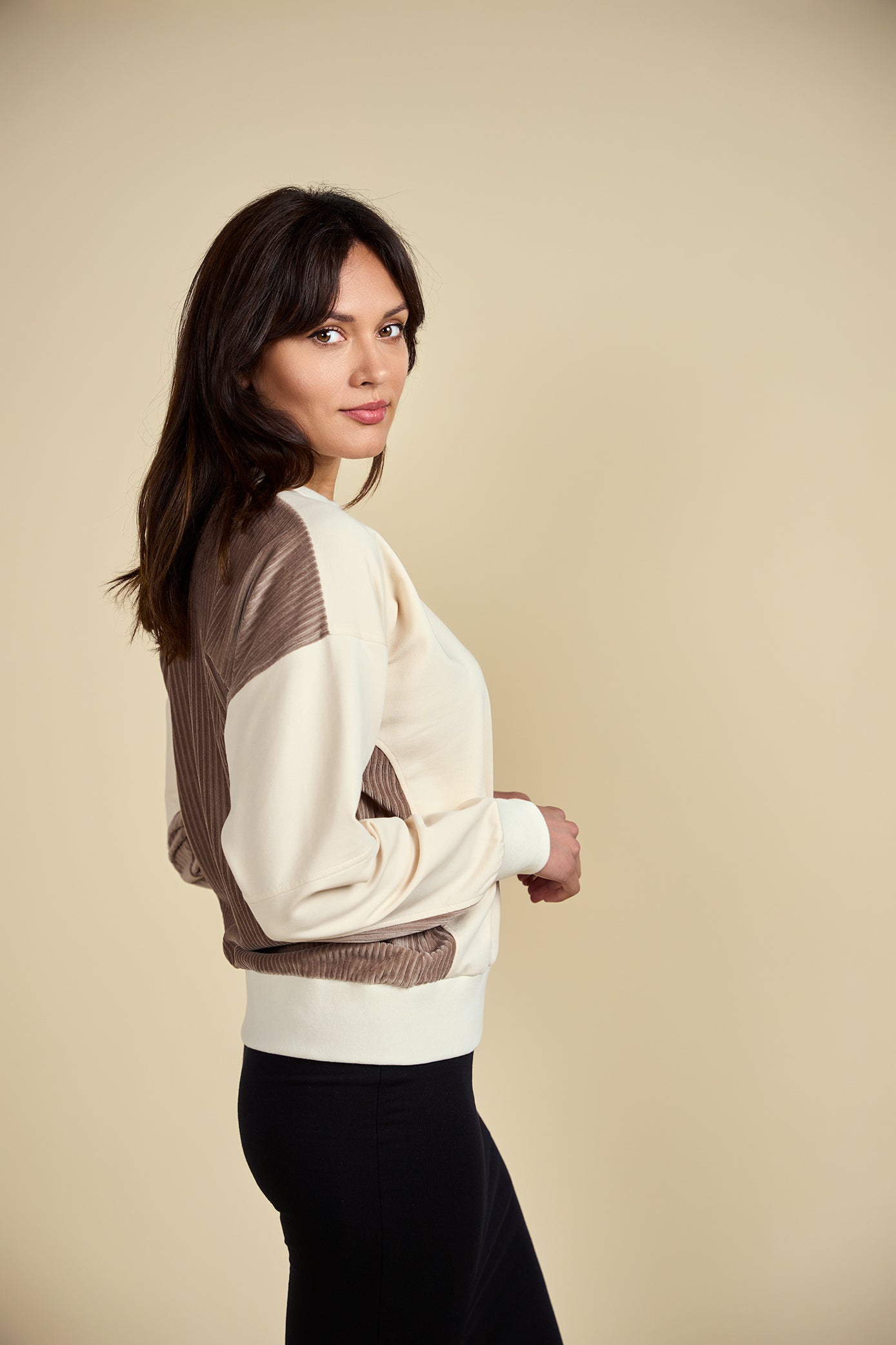 Ribbed Velour Back Sweatshirt - Beige