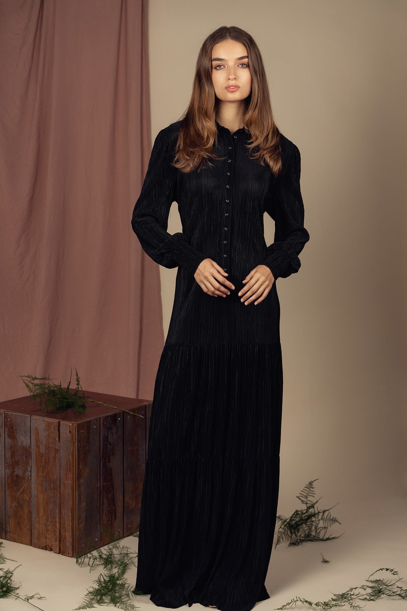 Pleated Collar Buttoned Maxi - Black