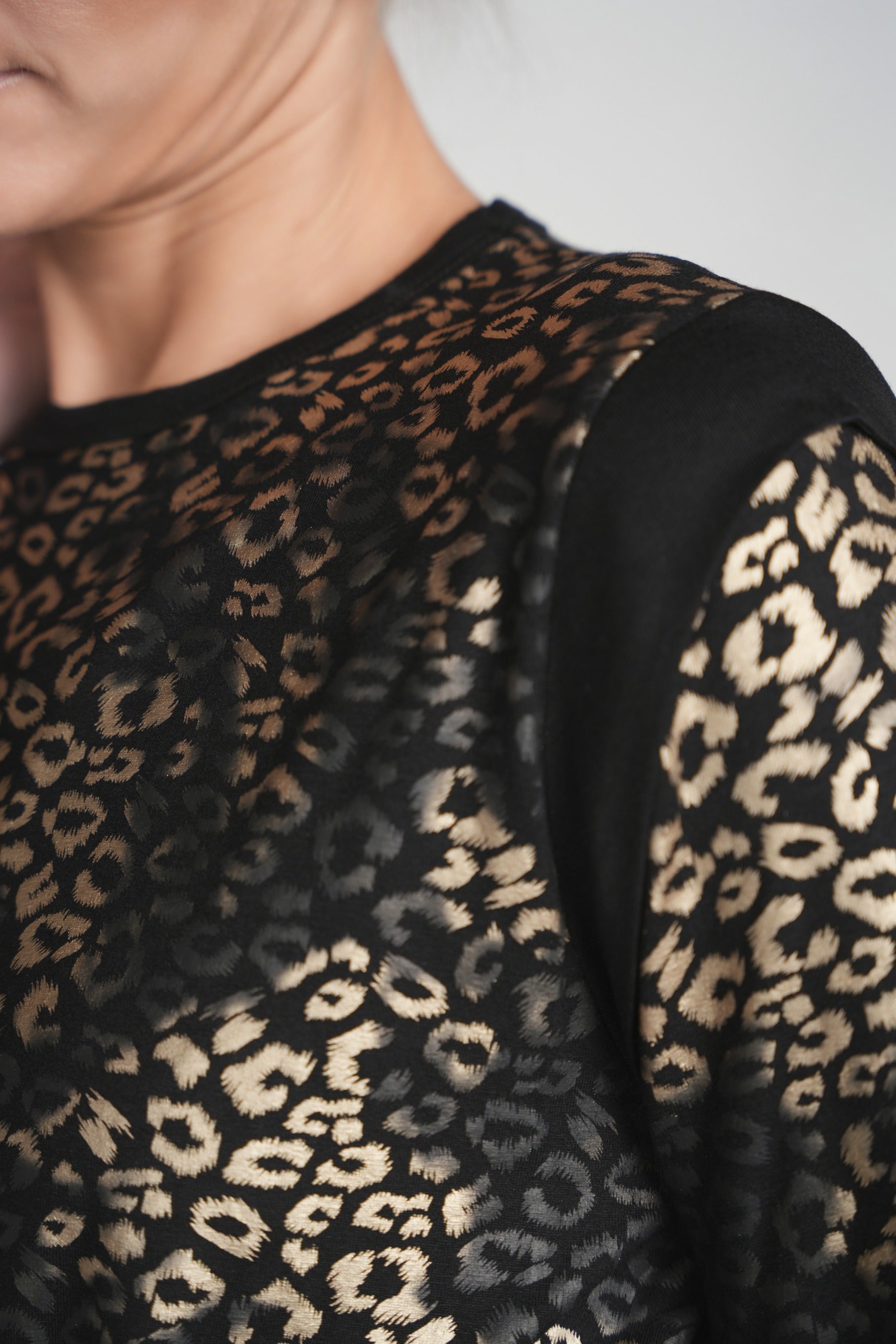 Metallic Print Nursing Lounger